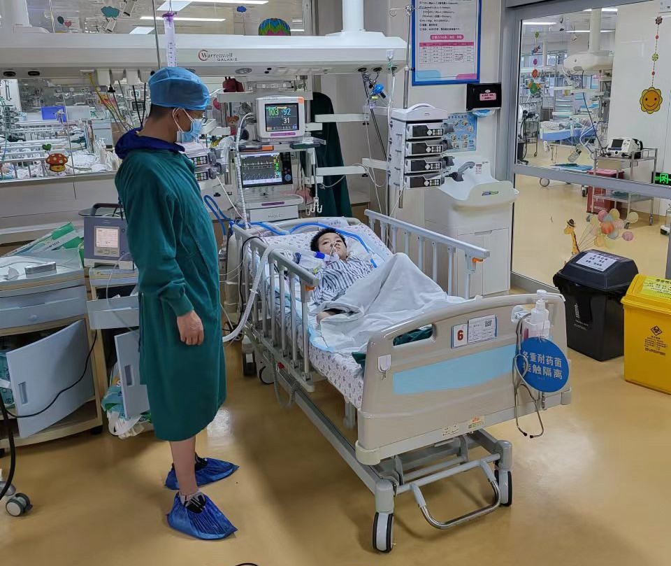 弥勒市跨省救护车出租公司